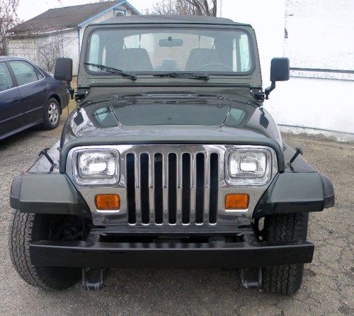 1995 jeep wrangler rio grande sport utility 2-door 2.5l