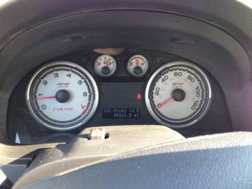 White  2L  4Door  SE, image 5