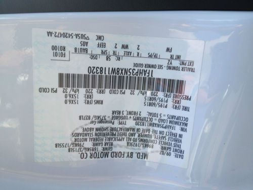 White  2L  4Door  SE, image 12