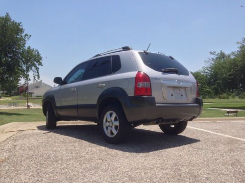 2005 hyundai tucson gls sport utility 4-door 2.7l walk around video! nice!