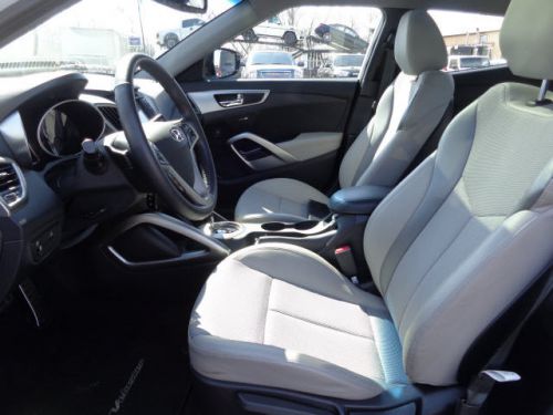 2013 hyundai veloster base