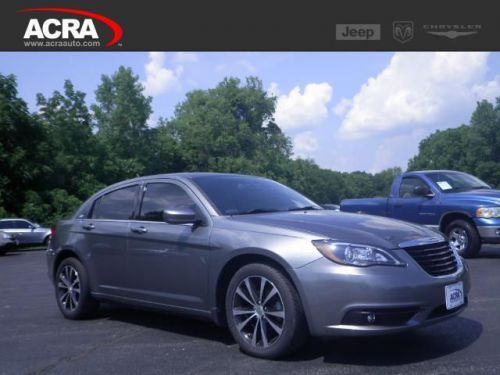 2011 chrysler 200 s