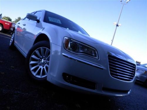 2014 chrysler 300 base