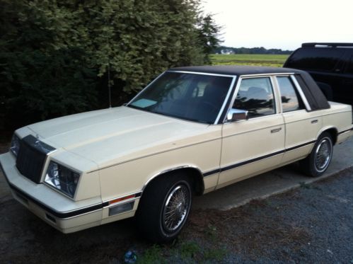 1982 chrysler lebaron medallion sedan 4-door 2.2l