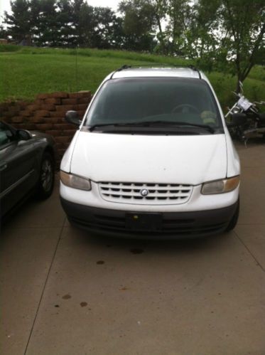 1997 Plymouth Grand Voyager SE Mini Passenger Van 4-Door 3.3L, image 3