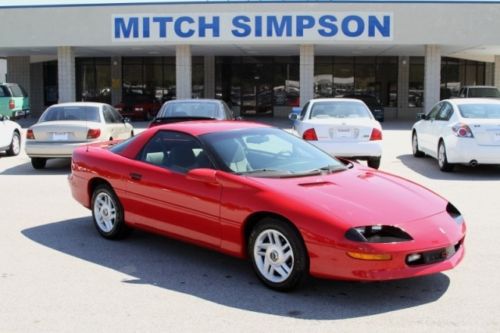 1995 chevrolet camaro v-6 5-spd   low miles! 49k  great tires   perfect carfax!!