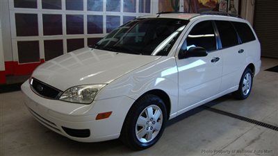 No reserve in az - 2007 ford focus se wagon - 1 owner off lease - drives great