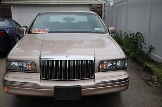 1996 lincoln town car signature series