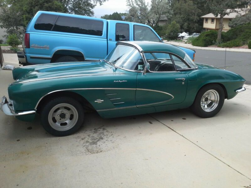 1961 chevrolet corvette