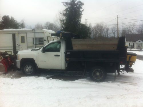 2009 chevrolet silverado 3500 hd wt reg cab 6.0l vortec 4wd auto only 27k miles