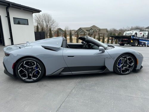 2023 maserati mc20