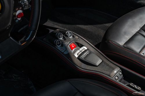 2011 ferrari 458 w/ carbon interior, front lift + reverse camera