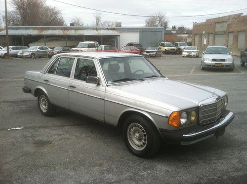 1981 mercedes 300d diesel low miles clean clean