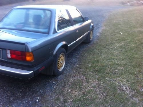 1986 bmw 325es base coupe 2-door 2.7l