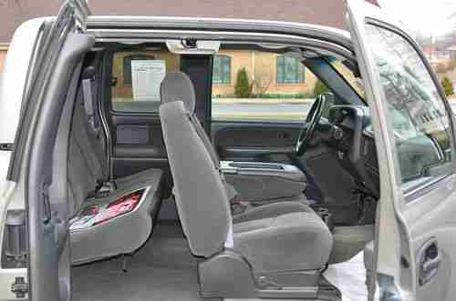 2003 Chevrolet Silverado 2500 HD LS Extended Cab Pickup 4-Door 6.0L, image 19