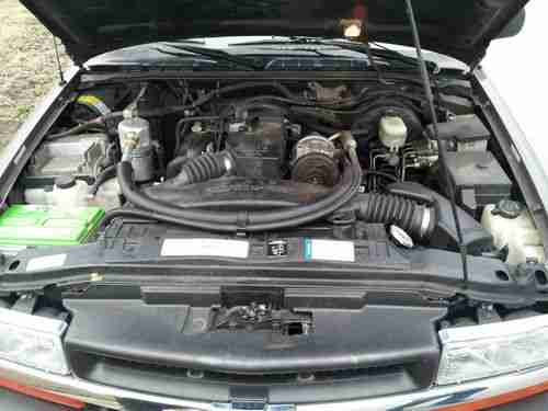 NO RESERVE LOW MILEAGE 1998 CHEVY S-10, image 2