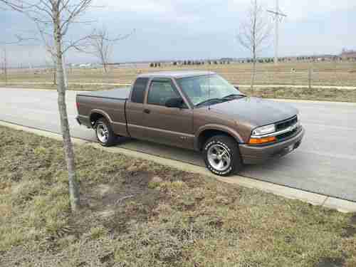 NO RESERVE LOW MILEAGE 1998 CHEVY S-10, image 3
