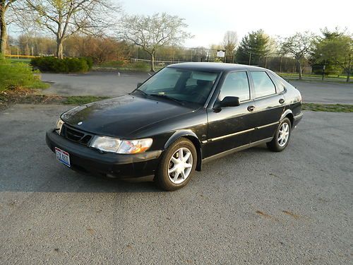 1994 saab 900 s hatchback 4-door 2.3l black/black leather, 200k, 5-speed manual