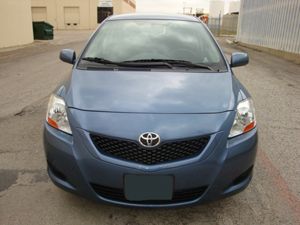 2009 toyota yaris base sedan 4-door 1.5l