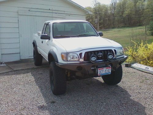 2004 toyota tacoma base extended cab pickup 2-door 2.7l