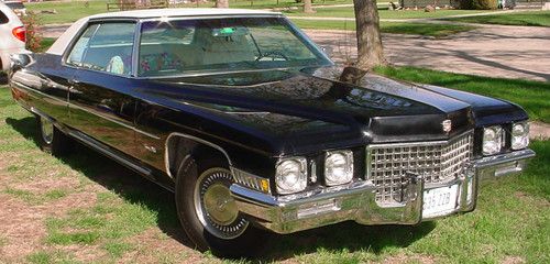 Gorgeous 1971 cadillac de ville black &amp; white 2 door hardtop 35,000 actual miles