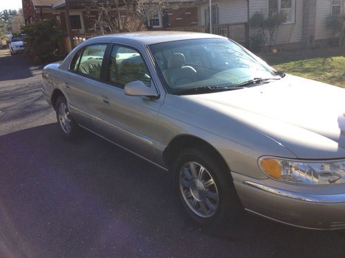 2001 lincoln continental sedan 4-door 4.6l