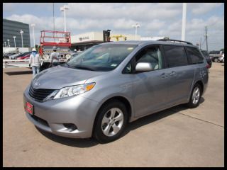 2013 toyota sienna le 8-passenger van, all power, one owner, certified!!!