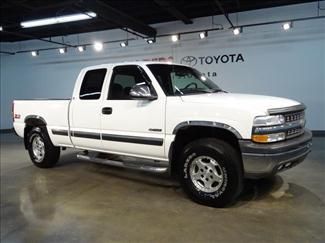 1999 white! clean!! 4wd low miles for a 99!!!!