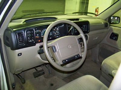 One Owner - Well Kept - NO RESERVE - Good Options - Cold A/C, image 32