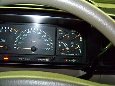 One Owner - Well Kept - NO RESERVE - Good Options - Cold A/C, image 35