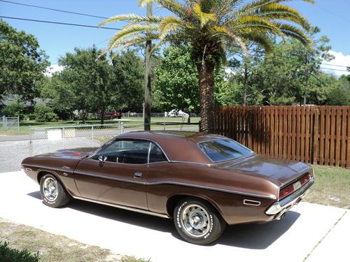 70  dodge  challenger  r/t  440  six pack  v-code