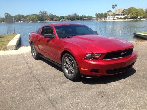 2010 ford mustang  4.0l, leather seats , no reserve , rebuilt title