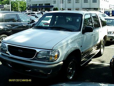 Eddie bauer leather pw pl sunroof v8 running boards very good tires