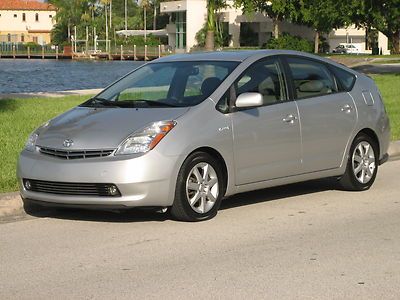 2007 toyota prius low miles non smoker navi/rear cam clean must sell no reserve!