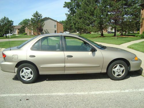 2001 chevrolet cavalier base sedan 4-door 2.2l