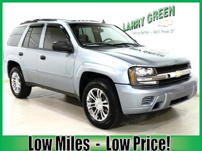 Low miles light blue suv 5.3l rwd cd towhitch traction control stability control