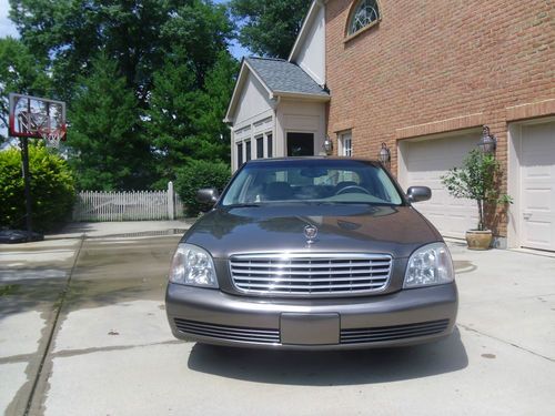 Very clean 2003 cadillac deville