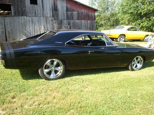 1968 dodge charger base hardtop 2-door 7.2l