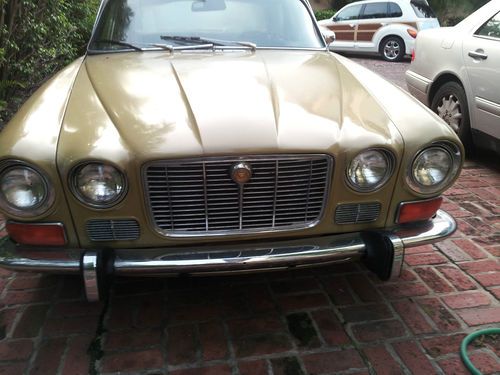Beautiful 1973 Vintage Jaguar, image 2
