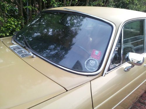 Beautiful 1973 Vintage Jaguar, image 3