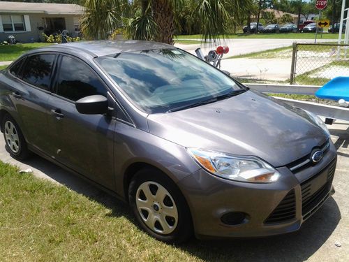 2012 ford focus s sedan 4-door 2.0l