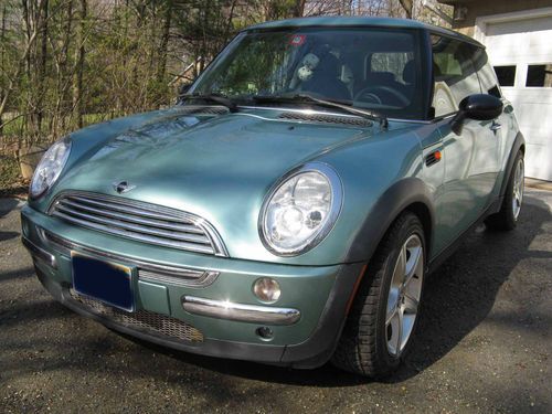 Mini cooper green good condition 2003