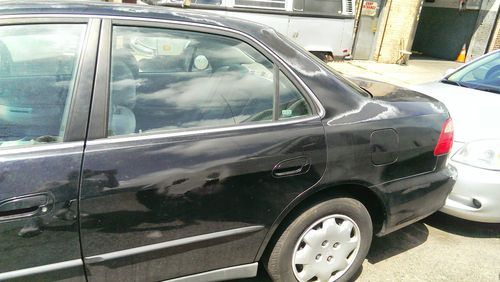 1998 Honda Accord LX Sedan 4-Door 2.3L, image 2