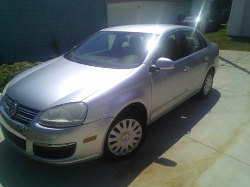 2005 volkswagen jetta 2.5 sedan 4-door 2.5l