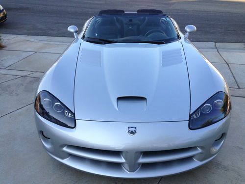 2003 dodge viper srt-10 convertible 2-door 8.3l 8k miles like brand new 550+hp