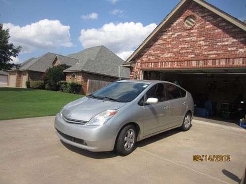 2005 toyota prius base hatchback 4-door 1.5l