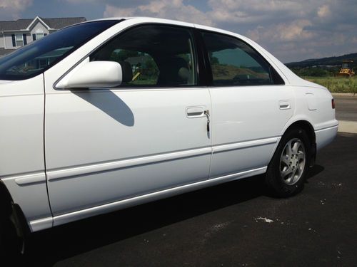 1997 toyota camry le sedan 4-door 3.0l
