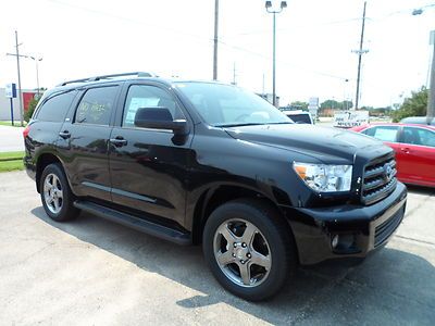 2013 toyota seqouia 4x4 sr5 20" wheels, navigation, sport pkg