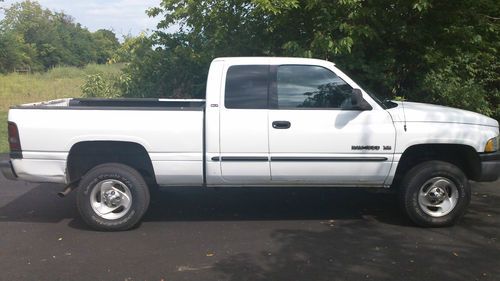 2001 dodge ram 1500 laramie extended cab pickup 4-door 5.2l