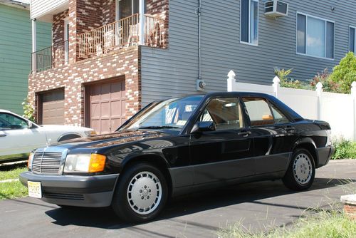 mercedes 190e, 61K One Owner, garage kept, 1993, image 3